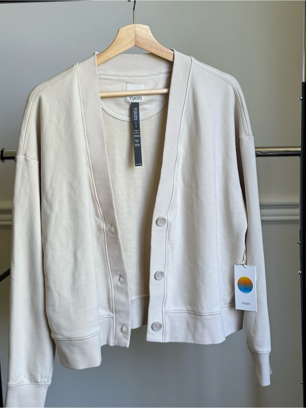 Vuori Sedona Cardigan V-Neck Button-Front Women's Color Bone Large NWT